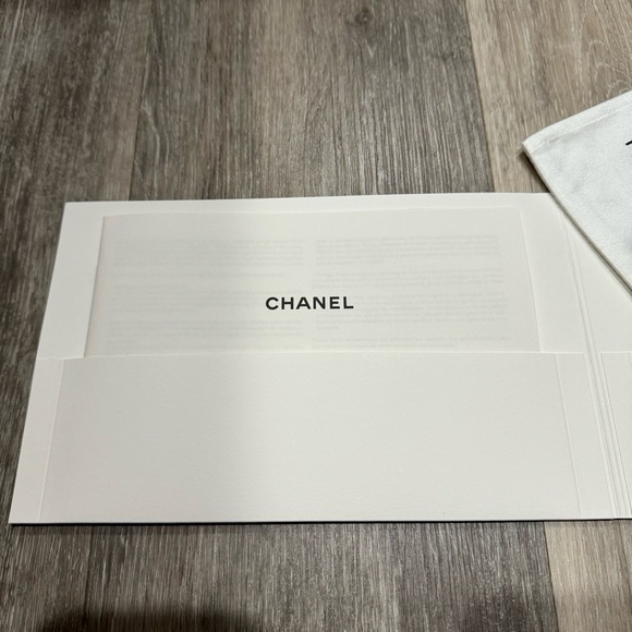 Chanel dust cloth pouch (outer Envelope has Imperfections) - Picture 2 of 5